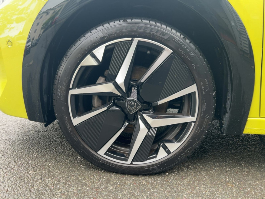 PEUGEOT 208 GT PureTech 100