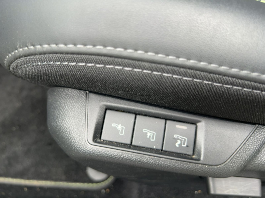 PEUGEOT 208 GT PureTech 100