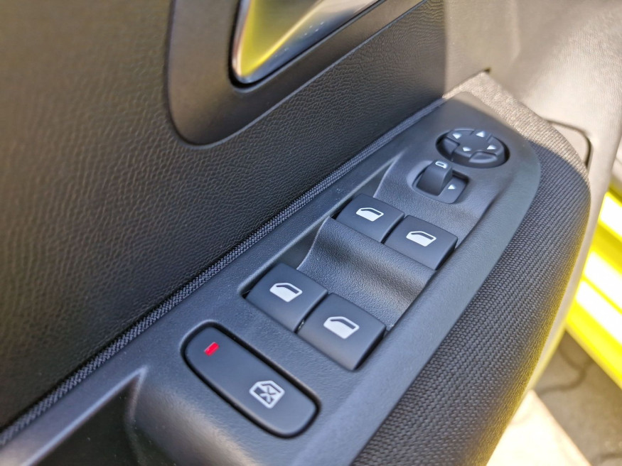 PEUGEOT 208 Active PureTech 75
