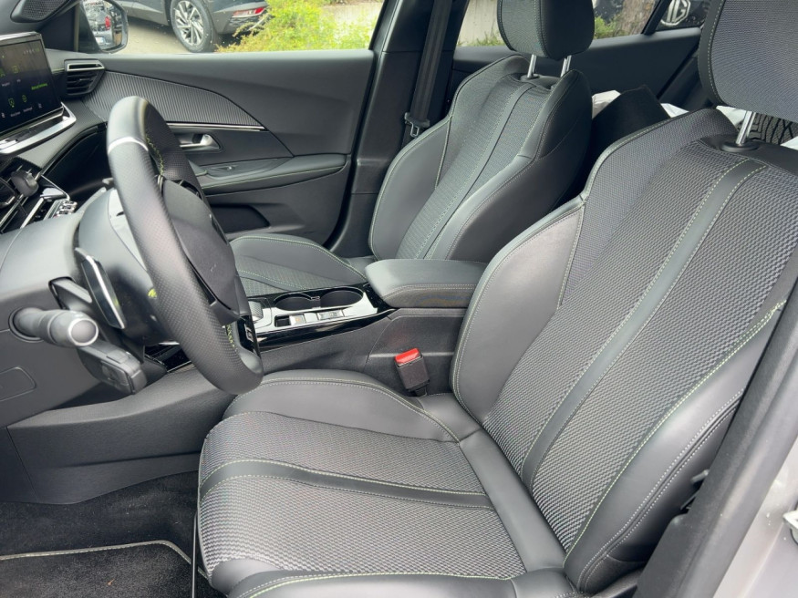 PEUGEOT 2008 GT PureTech 130 EAT8
