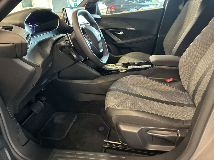 PEUGEOT 2008 Allure PureTech 130 EAT8