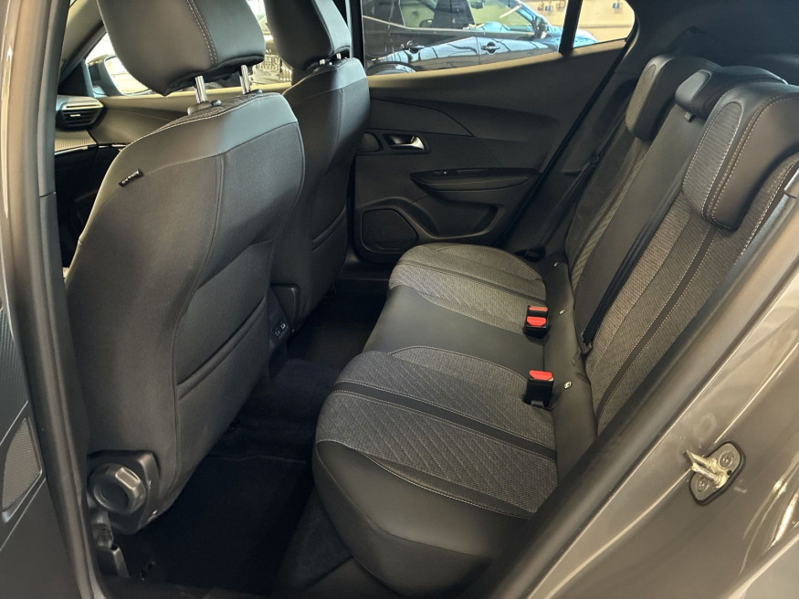 PEUGEOT 2008 Allure PureTech 130 EAT8