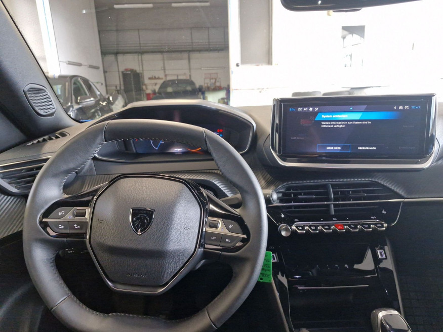 PEUGEOT 2008 Allure PureTech 100