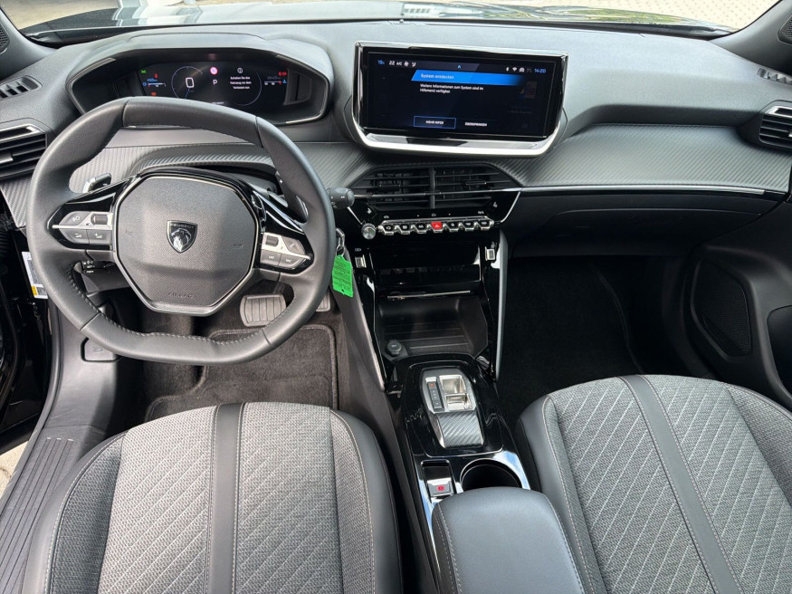 PEUGEOT 2008 Allure PureTech 130 EAT8