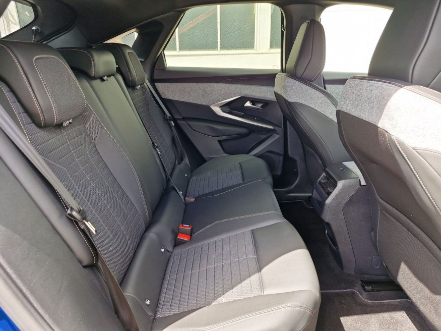 PEUGEOT 3008 Allure Hybrid 136 e-DSC6