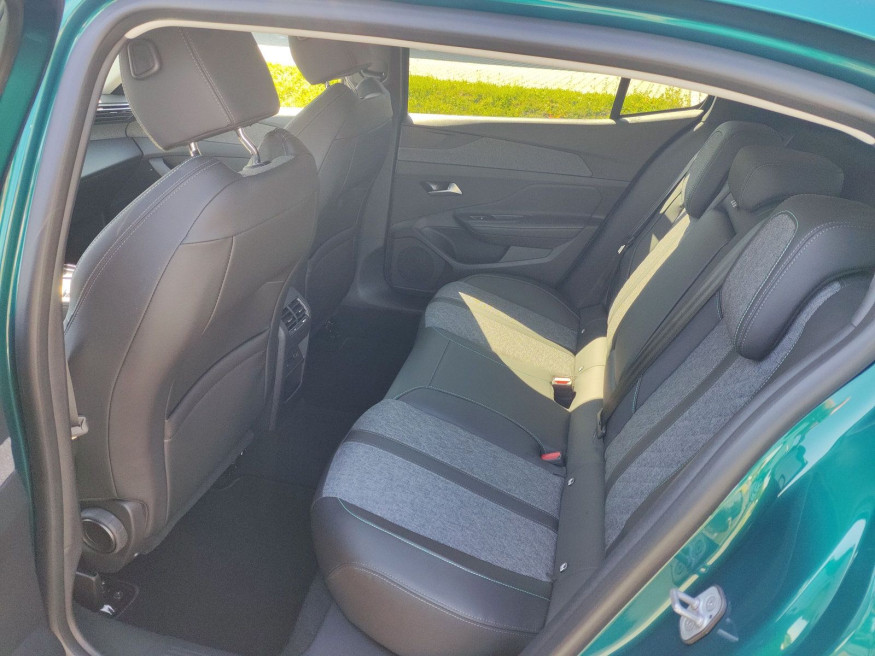 PEUGEOT 408 Allure PureTech 130 EAT8