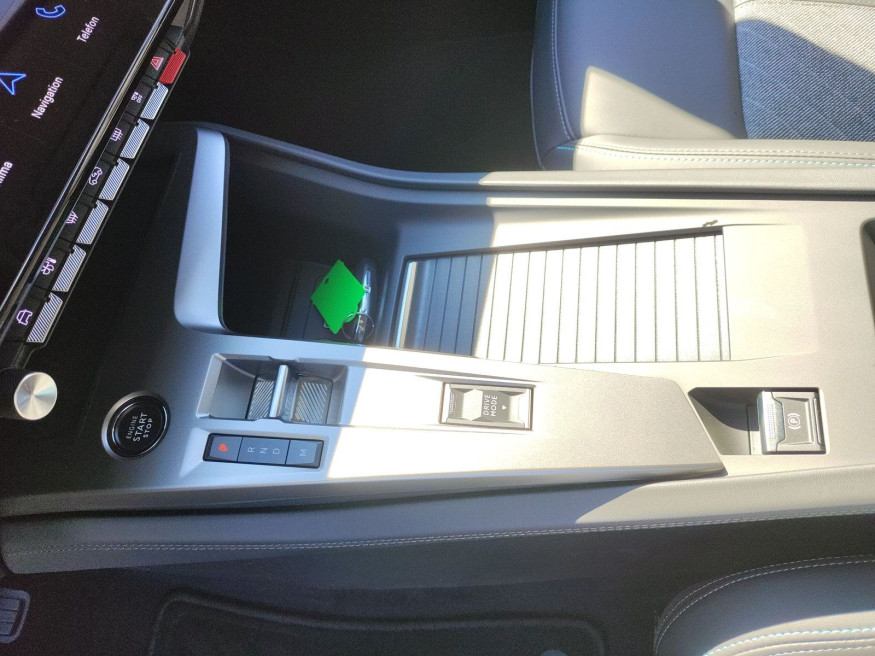 PEUGEOT 408 Allure PureTech 130 EAT8
