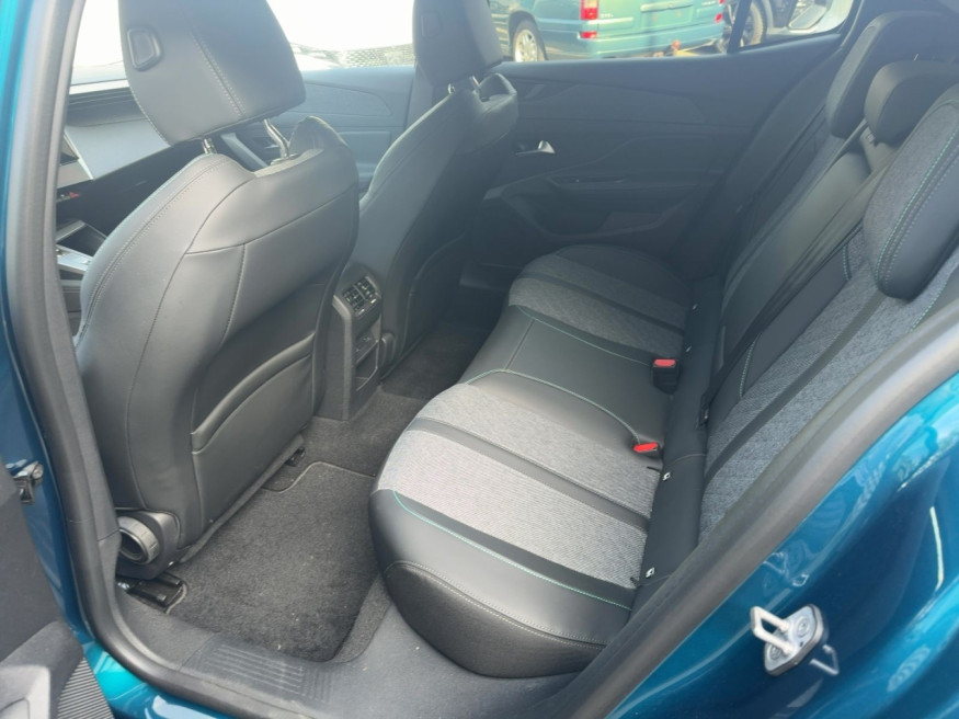 PEUGEOT 408 Allure PureTech 130 EAT8
