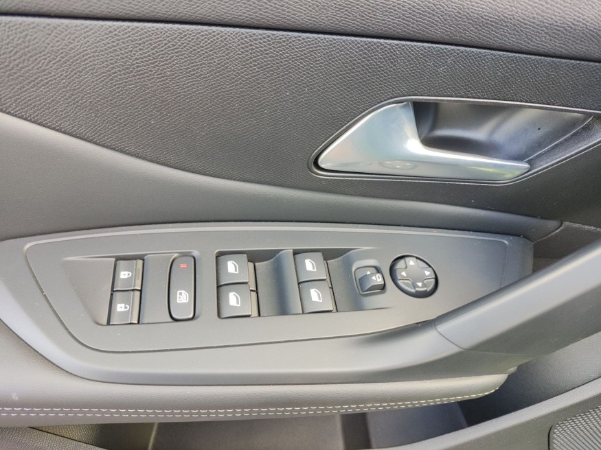 PEUGEOT 308 Allure PureTech 130 EAT8
