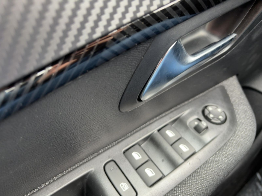 PEUGEOT 208 Style
