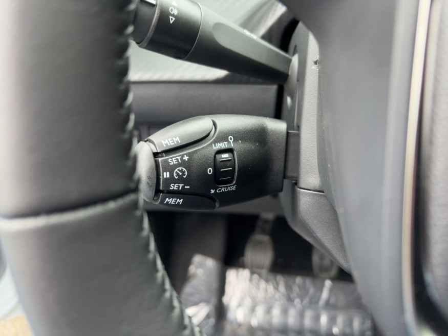 PEUGEOT 208 Style