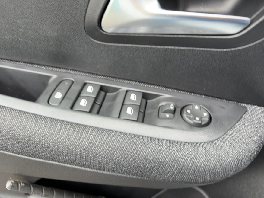 PEUGEOT 208 Style
