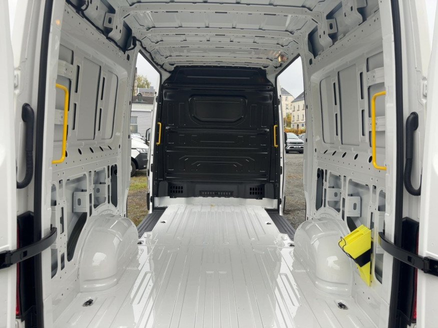 VW Crafter Kastenwag. mittellang Hochdach