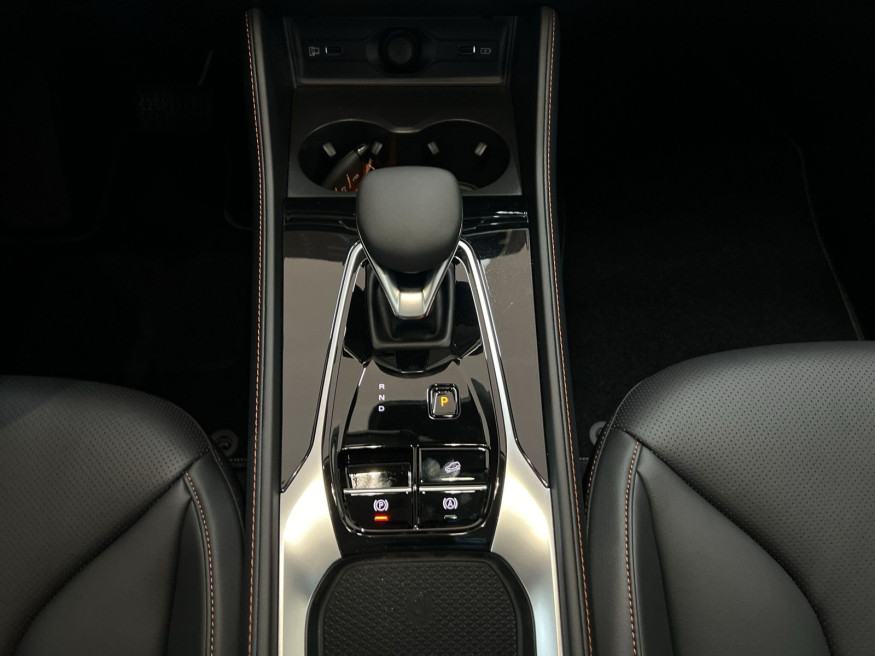MG HS HEV Luxury MJ25