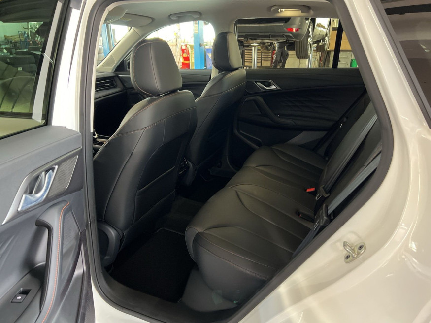 MG HS HEV Luxury MJ25