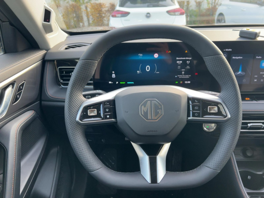 MG HS HEV Luxury MY25