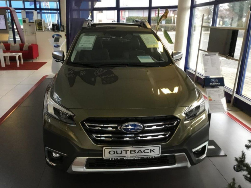 SUBARU Outback 2.5i Platinum Lineartronic