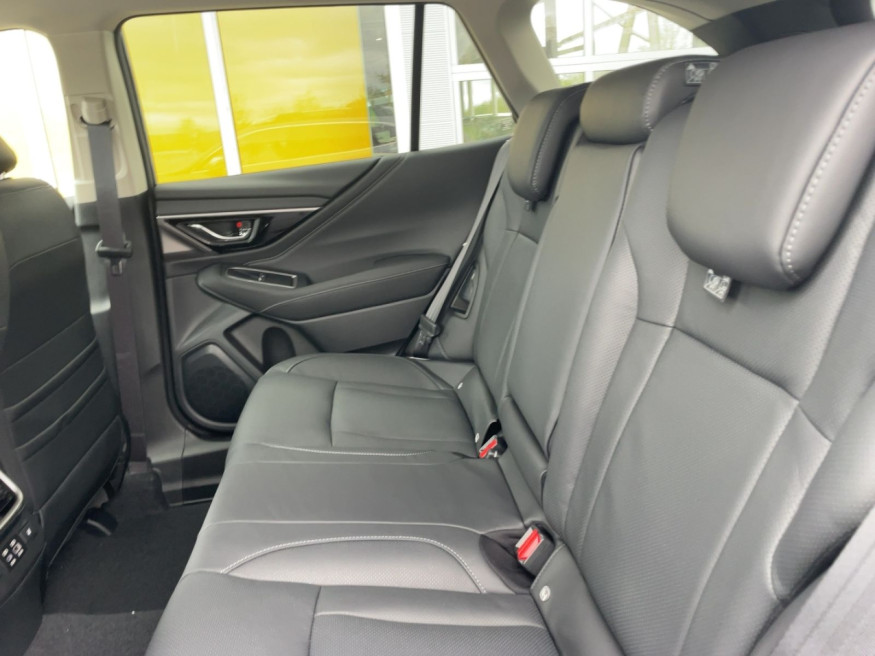 SUBARU Outback 2.5i Platinum