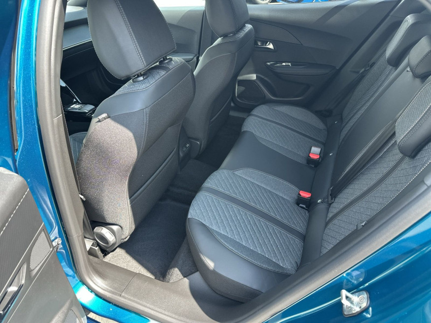 PEUGEOT 2008 ALLURE PureTech 130 EAT8