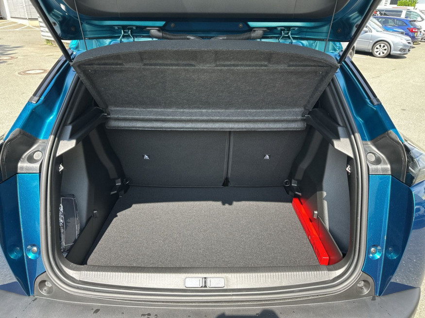 PEUGEOT 2008 ALLURE PureTech 130 EAT8