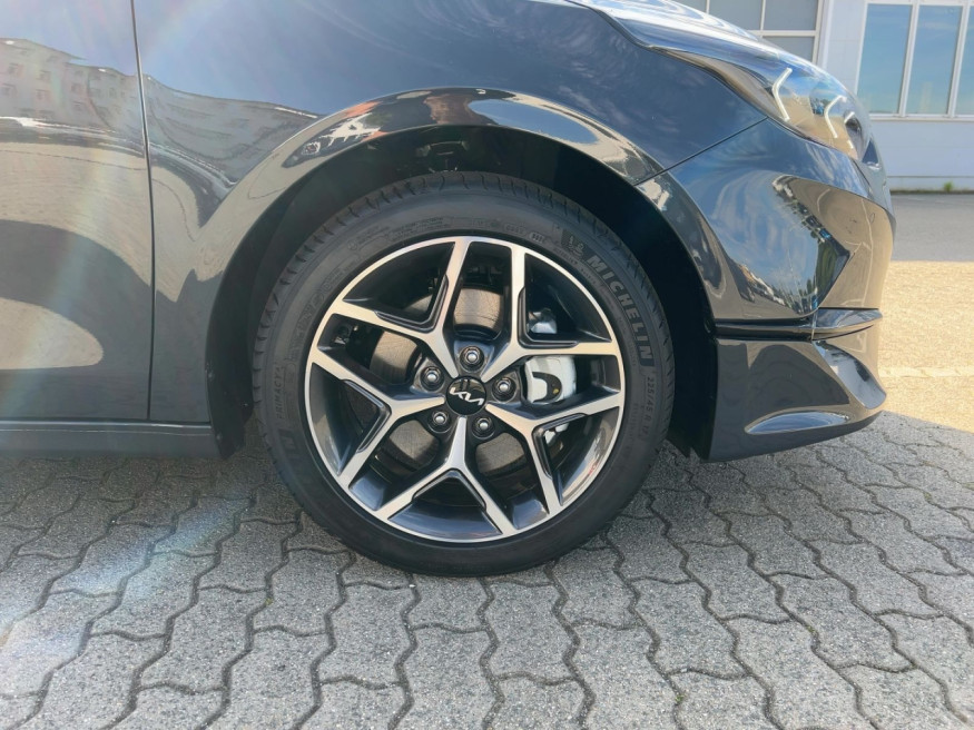 KIA Ceed SW 1.5T-GDI 48V Ultimate Edition