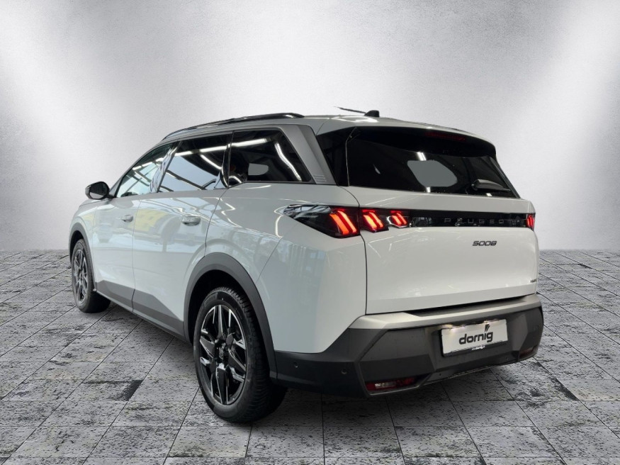 PEUGEOT 5008 Allure Hybrid