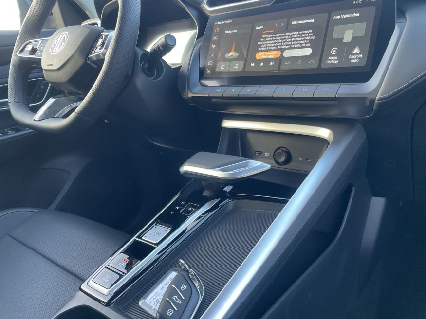 MG ZS Hybrid+ Luxury MY24 *FP*