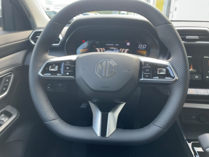 MG ZS Hybrid + Luxury MY25