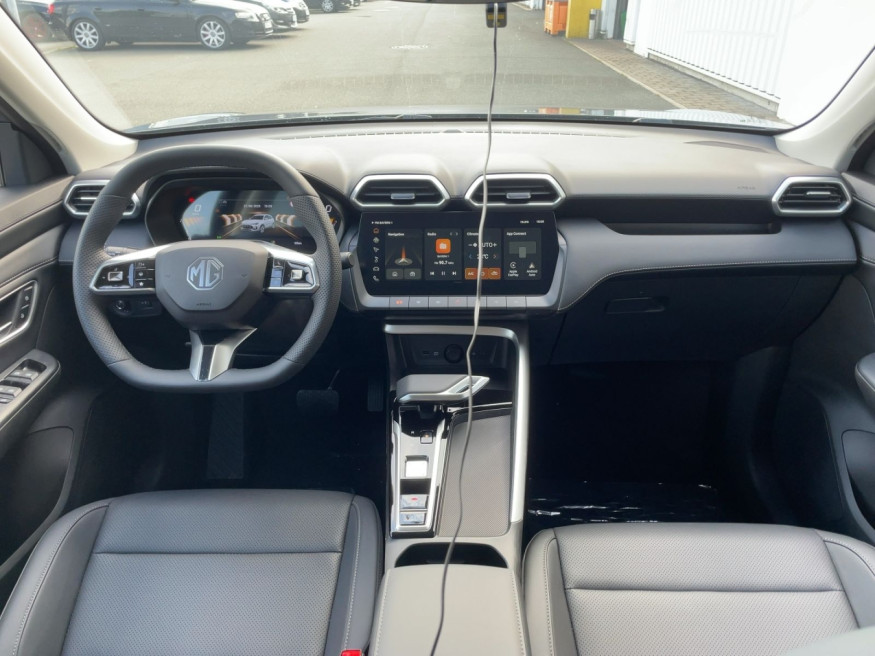 MG ZS Hybrid + Luxury MY25