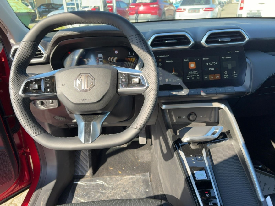 MG ZS Hybrid + Luxury MY25 145 kW