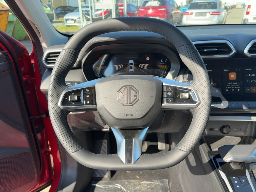 MG ZS Hybrid + Luxury MY25 145 kW