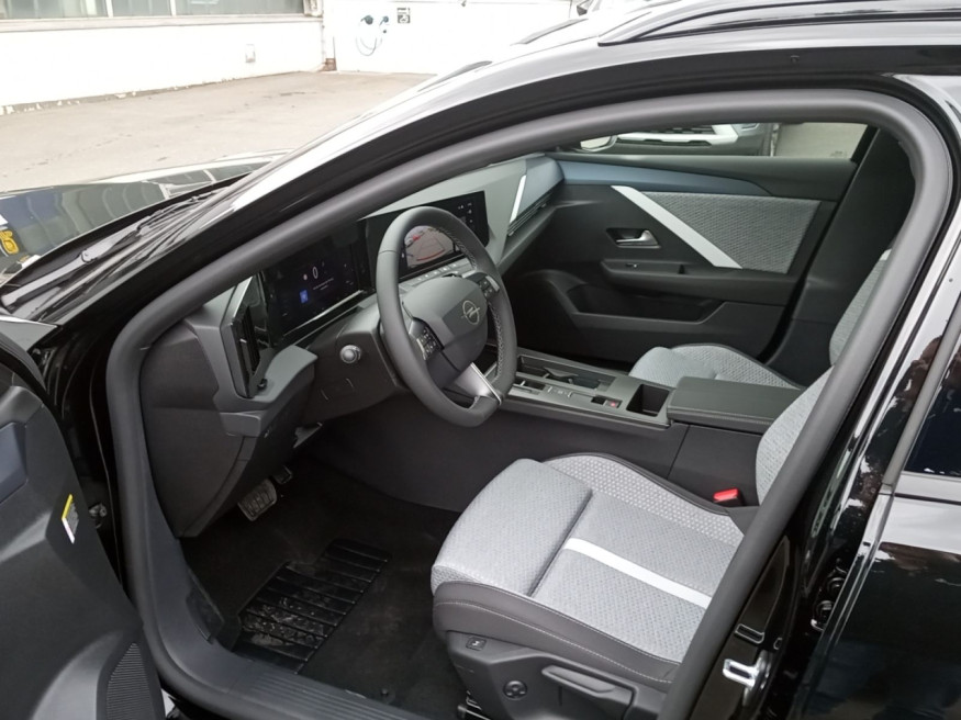 OPEL Astra ST eDCT