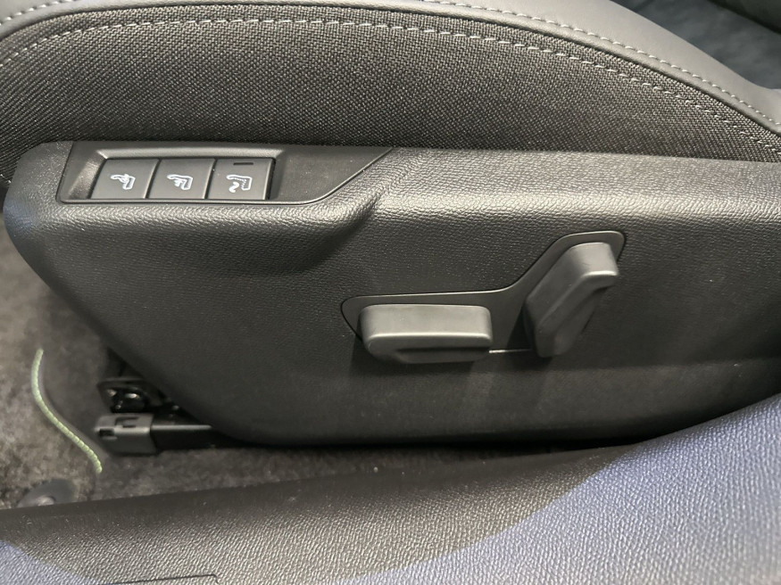 PEUGEOT 208 GT Hybrid