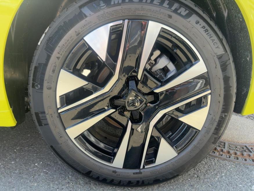 PEUGEOT 208 Allure Hybrid