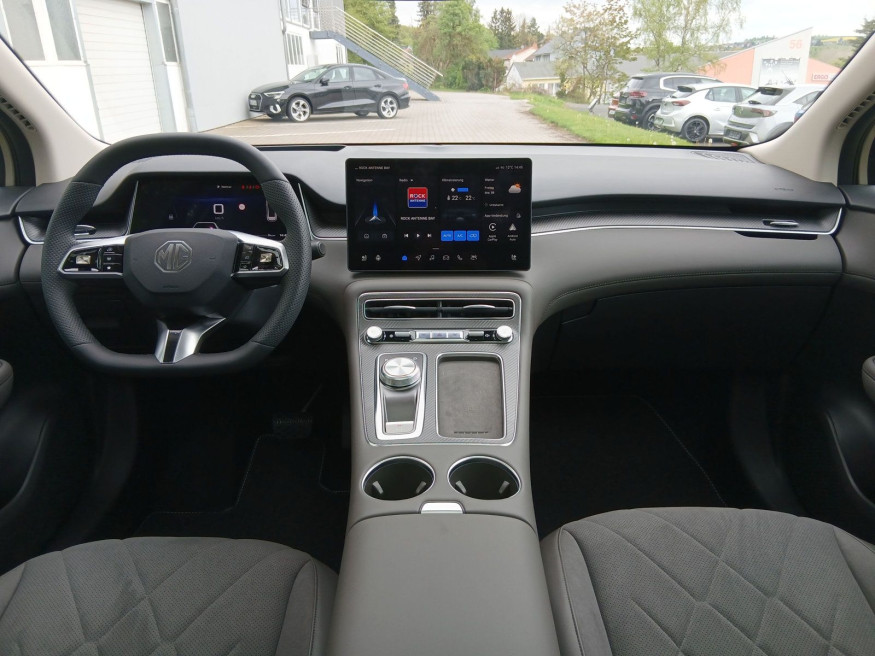 MG S6 EV Luxury AWD