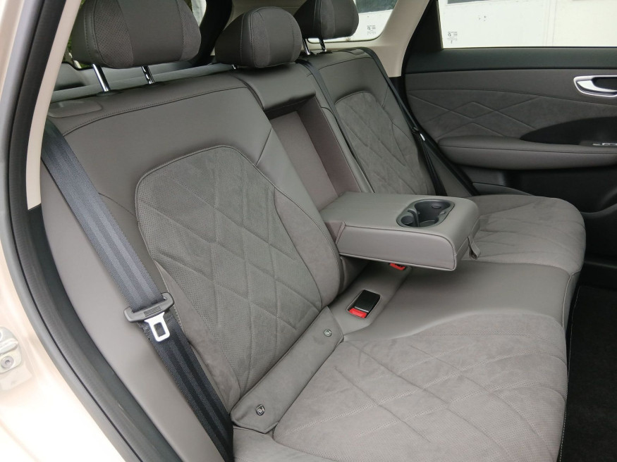 MG S6 EV Luxury AWD