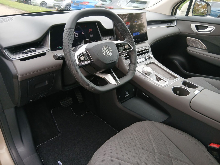MG S6 EV Luxury AWD