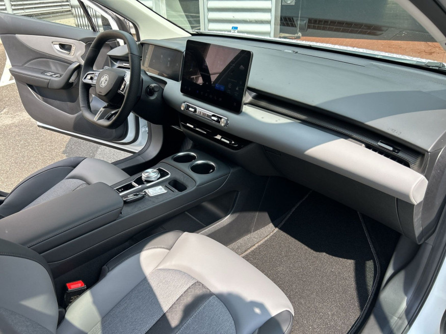 MG 4 EV 64kWh Premium
