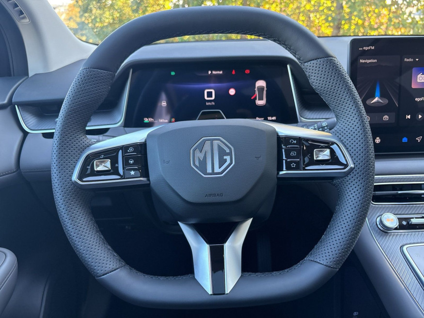 MG S6 EV Luxury