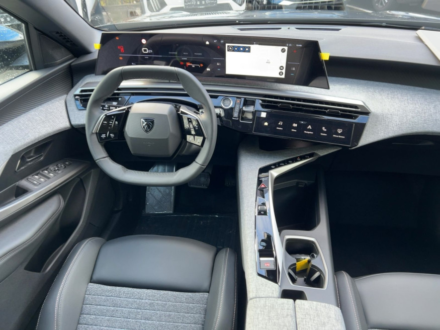 PEUGEOT 5008 Allure Business