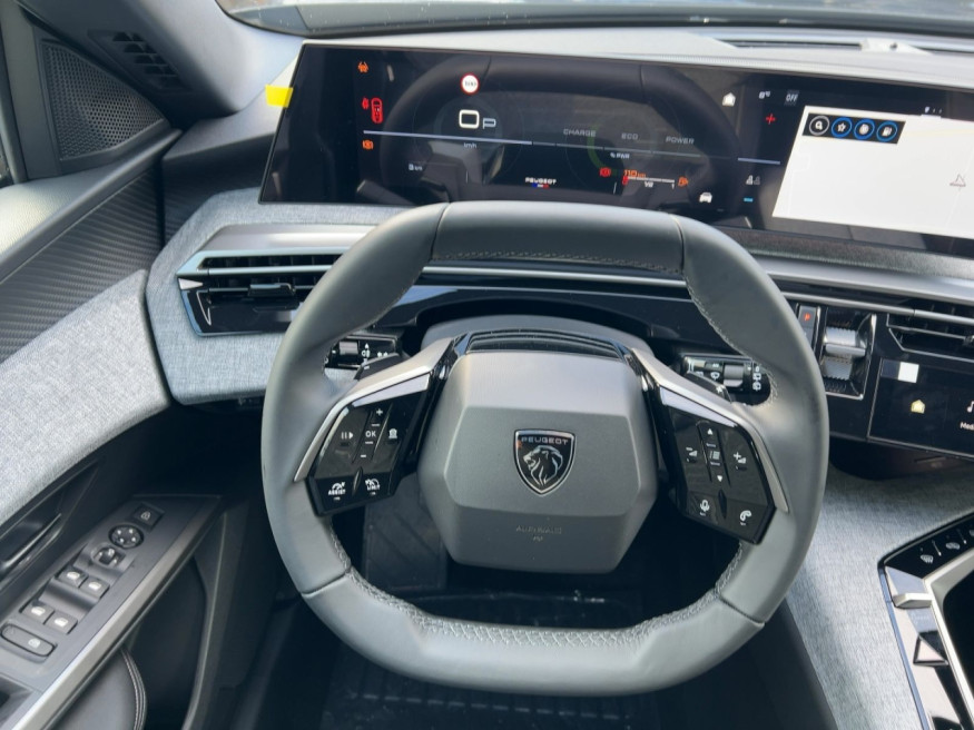 PEUGEOT 5008 Allure Business