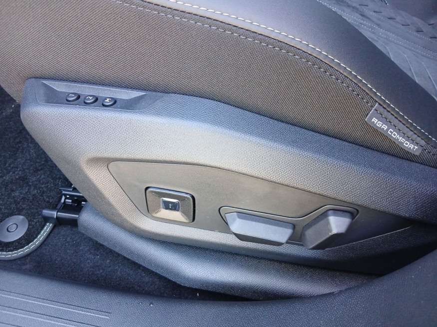 PEUGEOT 3008 GT Exclusive