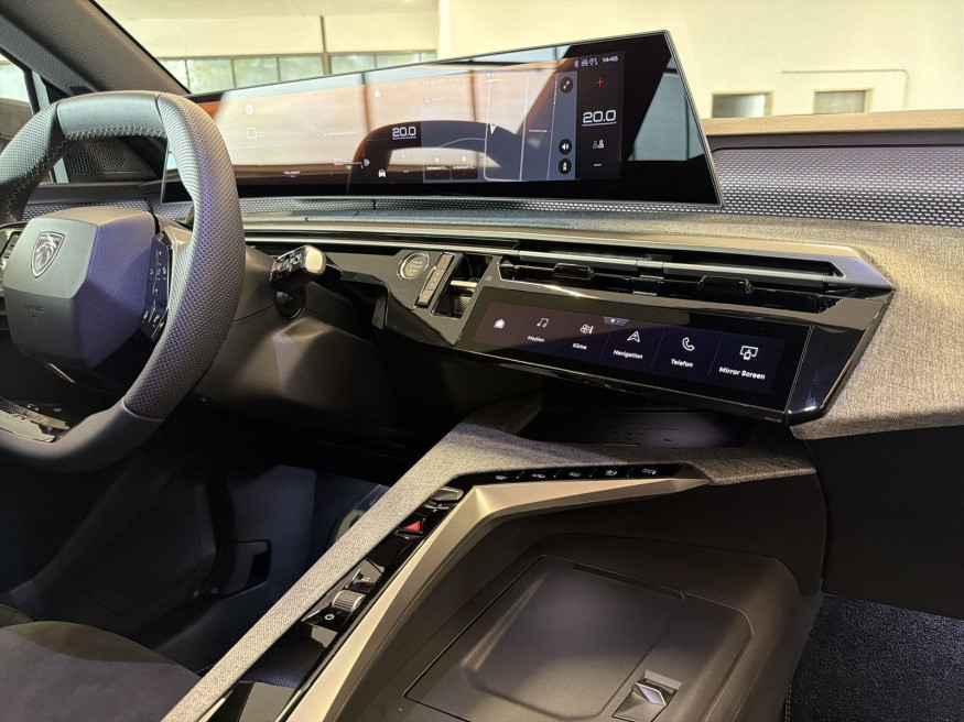 PEUGEOT 5008 GT Exclusive