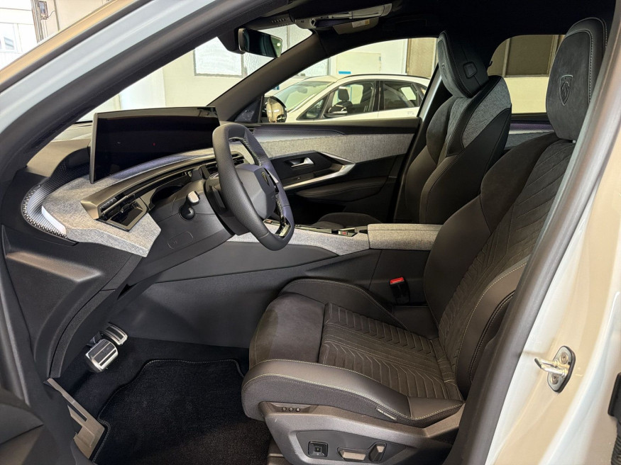 PEUGEOT 5008 GT Exclusive