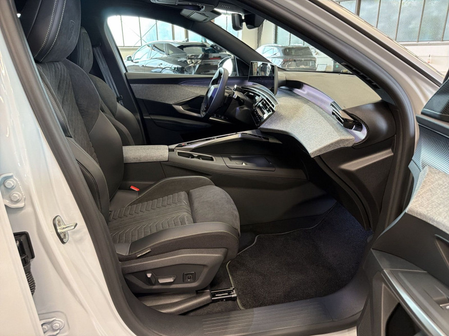PEUGEOT 5008 GT Exclusive