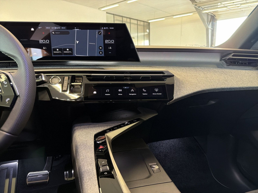 PEUGEOT 5008 GT Exclusive