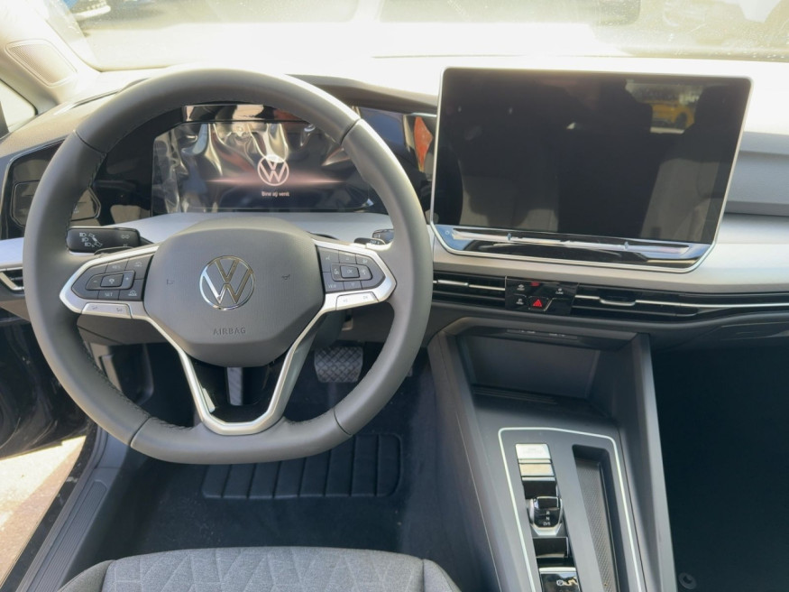 VW Golf VIII eTSI 110 kW