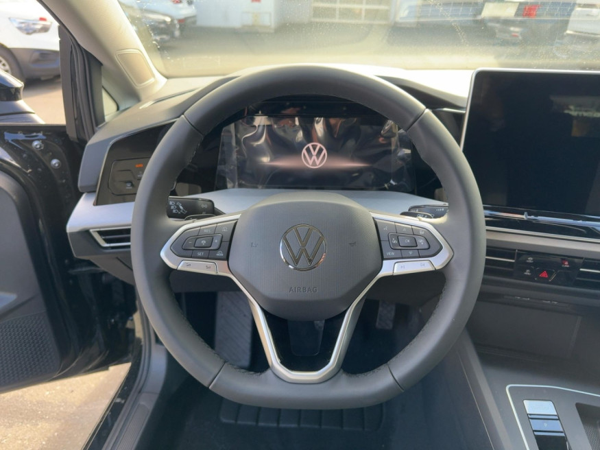 VW Golf VIII eTSI 110 kW