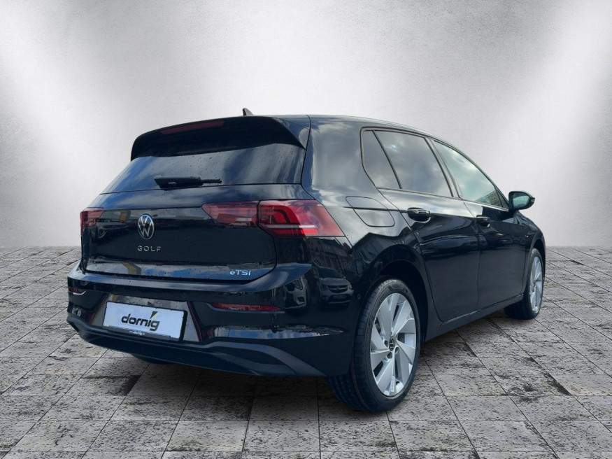 VW Golf VIII eTSI 110 kW