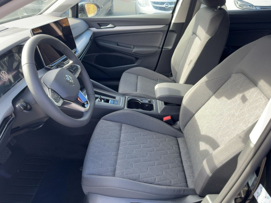 VW Golf VIII eTSI 110 kW